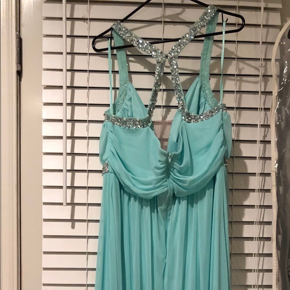 Junior Size 15 Mint Colored ball gown!!! - Picture 2 of 4